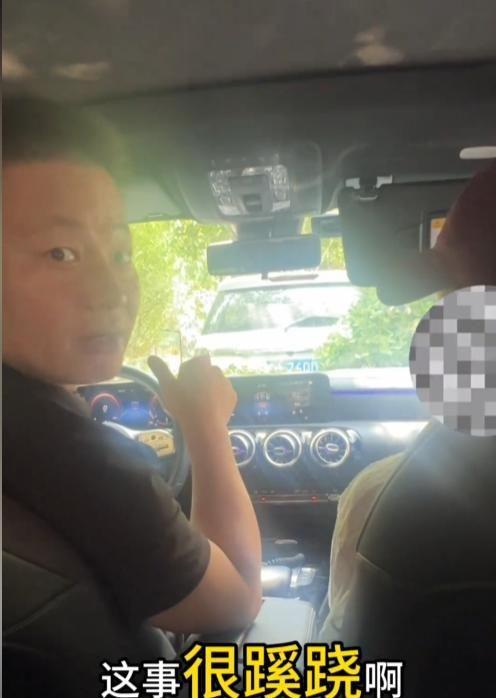 女孩上海买房父母让过户弟弟，拒绝后险被送精神病院，幸好有准备